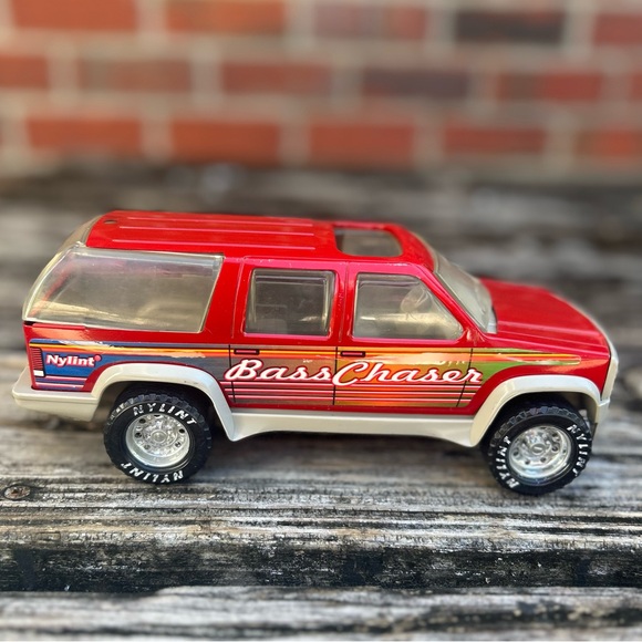Vintage 1994 Nylint Bass Chaser Gone Fishin’ SUV & Pro Tour Golf SUV C9 - Picture 4 of 12